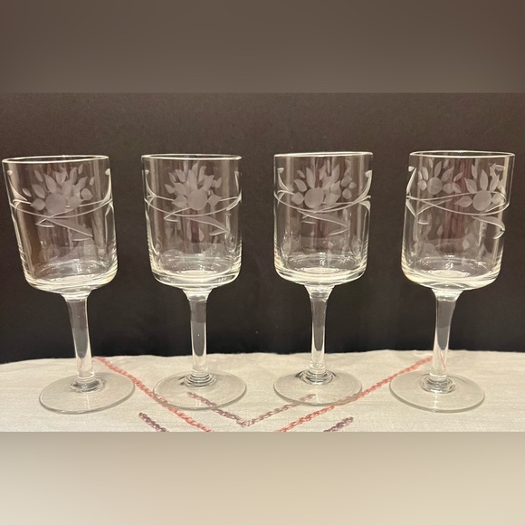 Set of 4 vintage etched crystal aperitif delicate glasses with floral de… - Picture 7 of 7